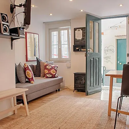On Alfama Heart Flat *